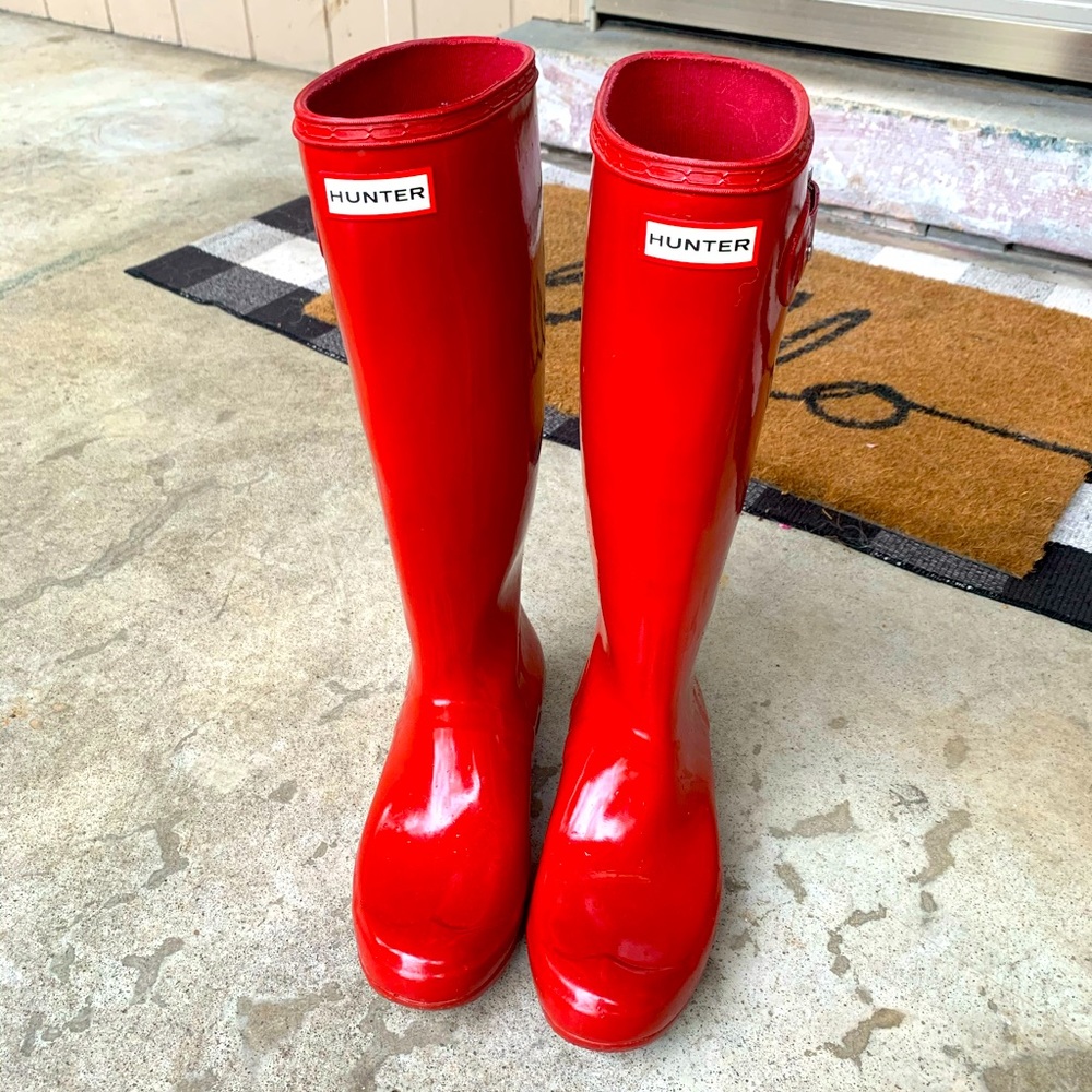 Hunter Tour packable glossy rain boots, red, size US8